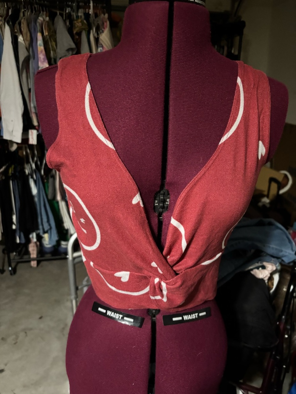 NWOT Gilly Hicks Red Twist-Front Crop Top with White Print, Size XS